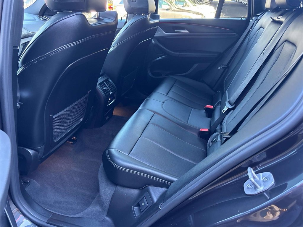 Used 2025 BMW X4 xDrive30i image 13