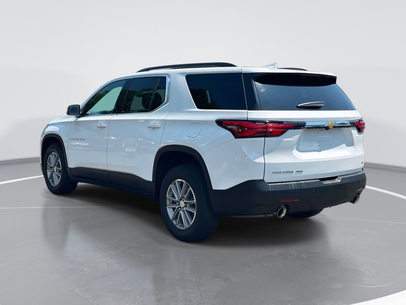 Used 2023 Chevrolet Traverse LT image 7