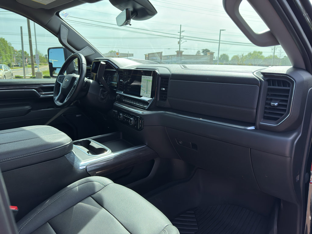 Used 2024 Chevrolet Silverado 2500 LTZ w/ LTZ Plus Package image 39