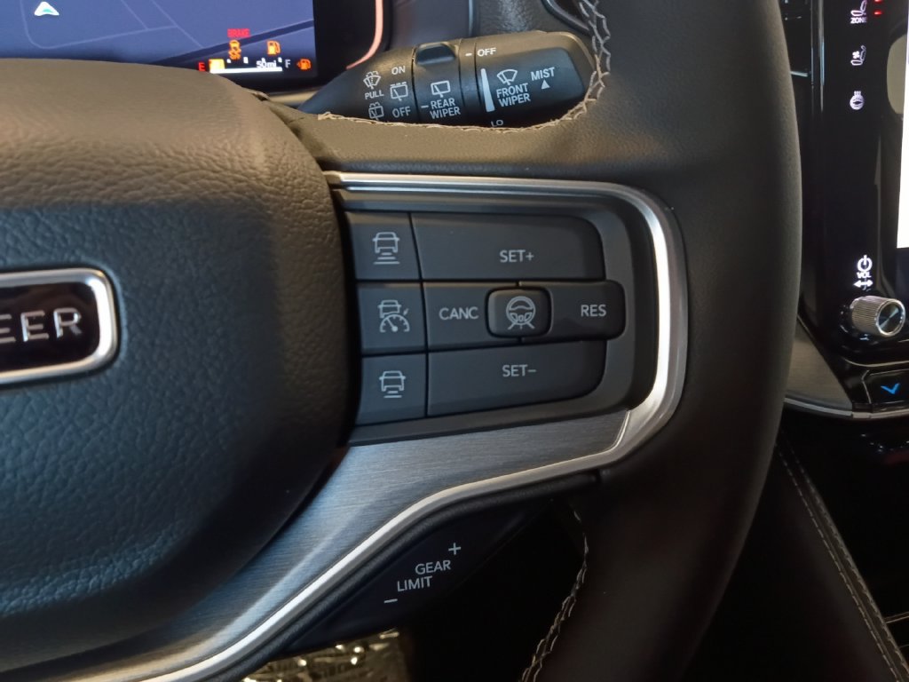 New 2026 Jeep Grand Wagoneer L Limited AWD/4WD image 25