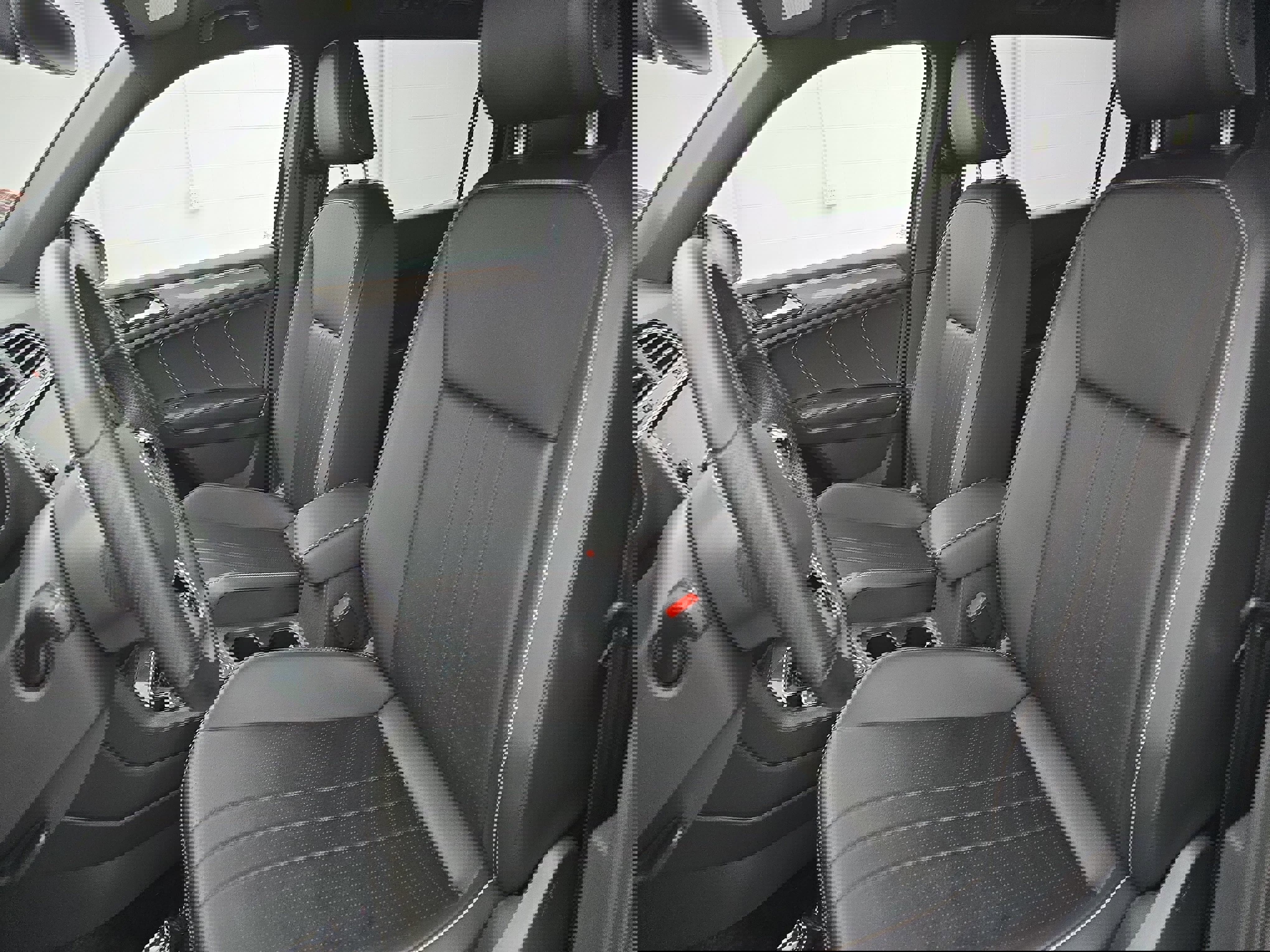 Certified 2024 Volkswagen Tiguan SE R-Line image 15