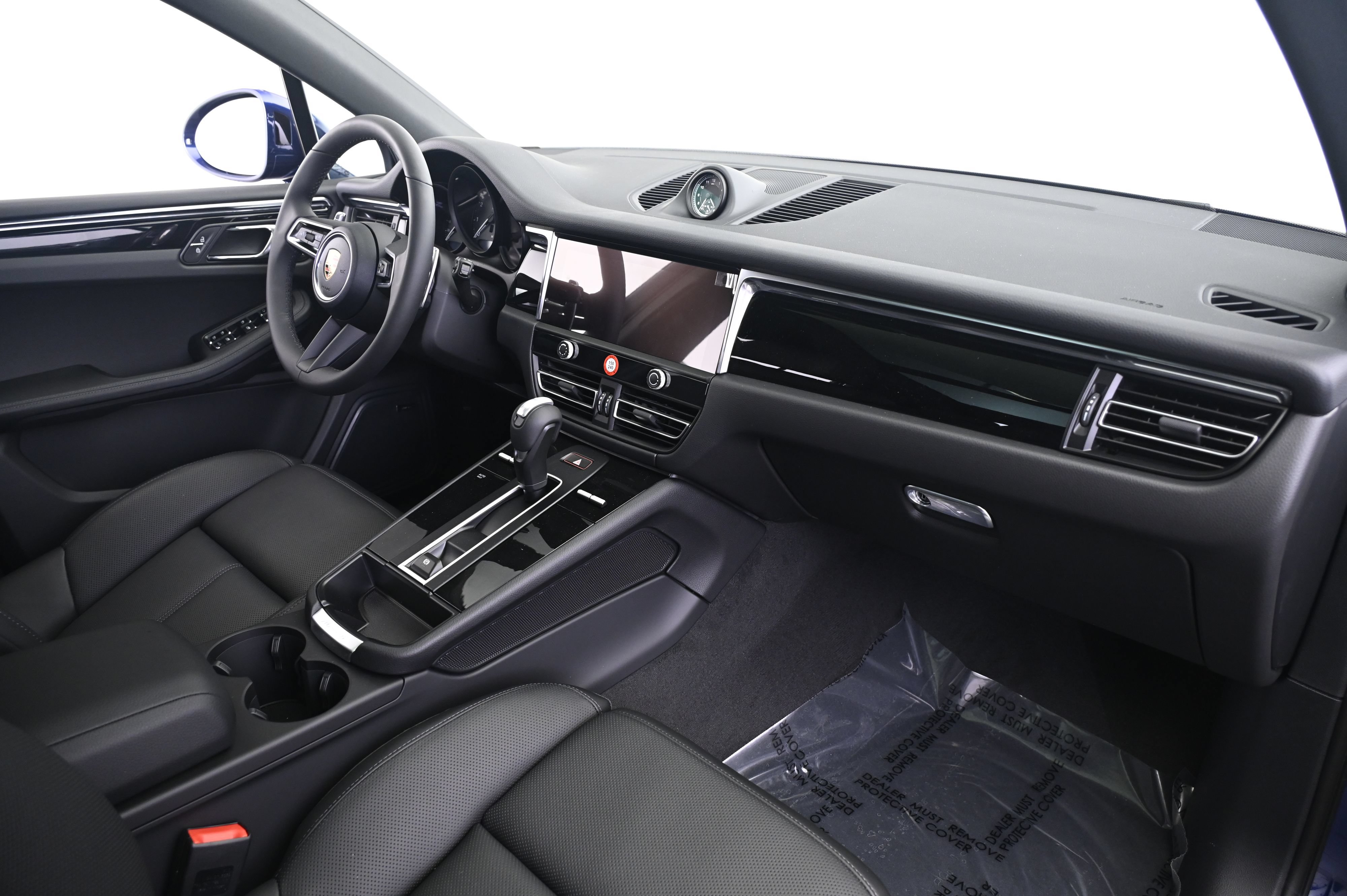 Certified 2026 Porsche Macan AWD/4WD image 22