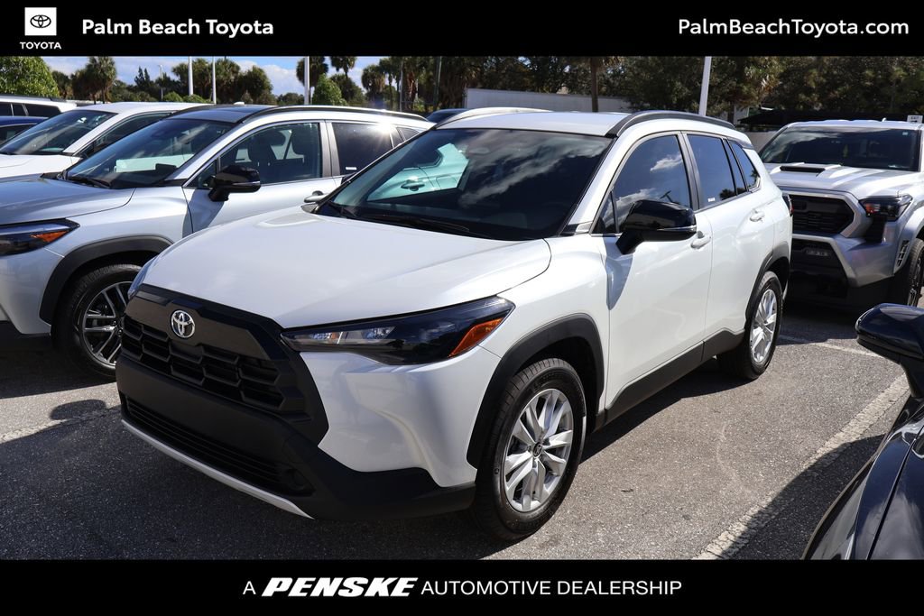 Used 2026 Toyota Corolla Cross LE FWD image 1