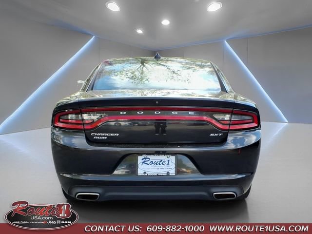 Used 2015 Dodge Charger SXT image 5