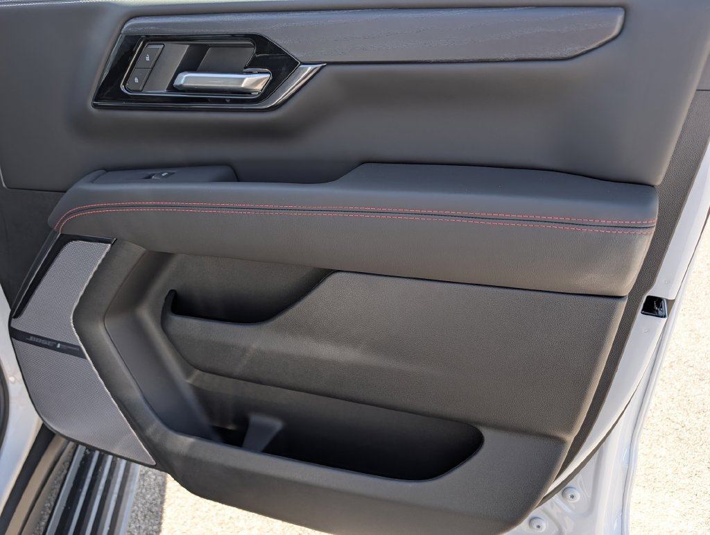 New 2026 GMC Yukon AT4 Ultimate w/ LPO, Floor Liner Package AWD/4WD image 36