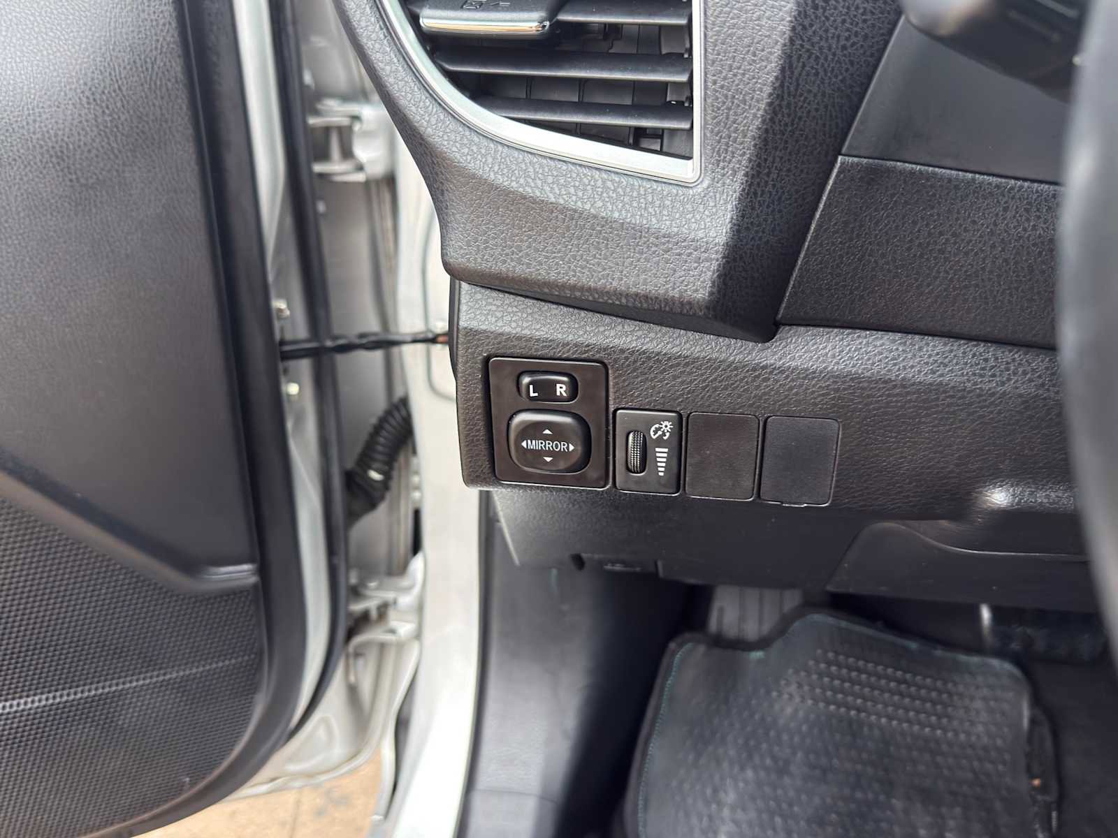 Used 2014 Toyota Corolla S FWD image 21