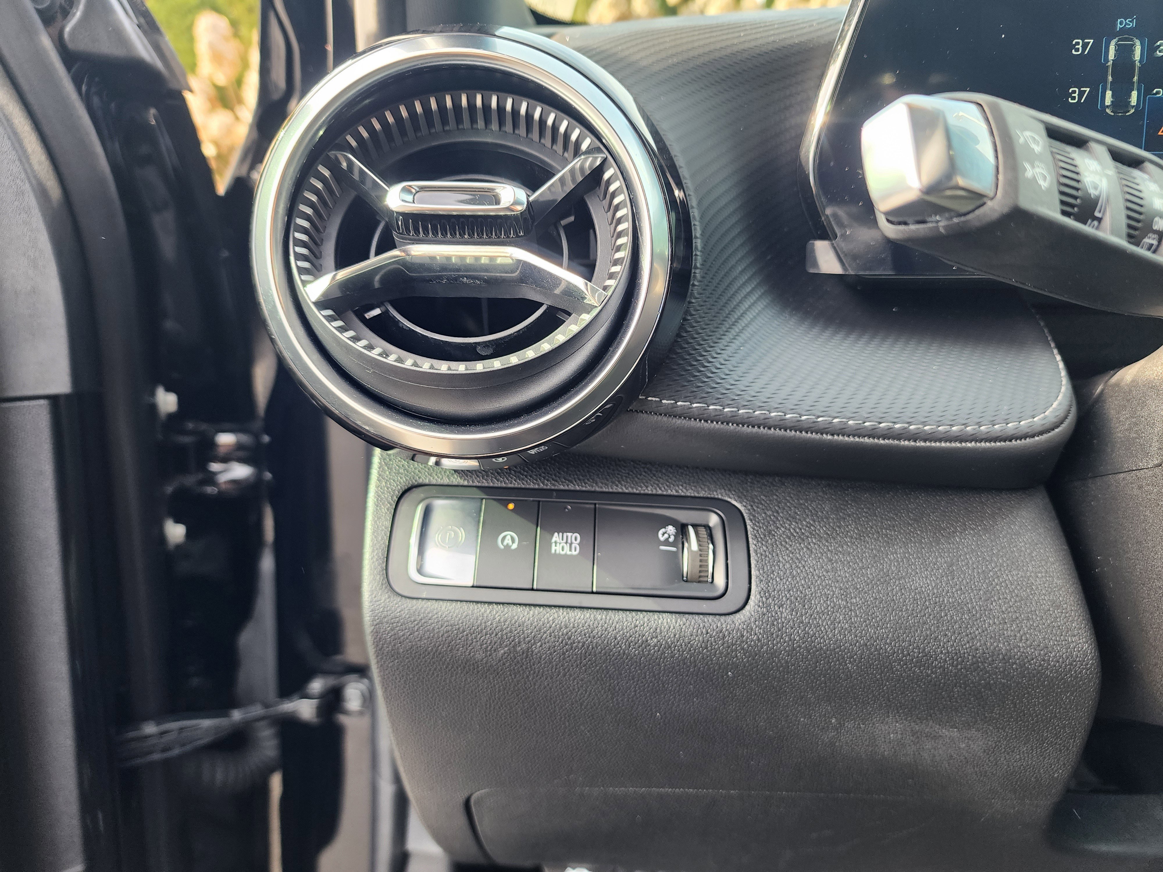 Used 2025 Chevrolet Equinox LT image 26