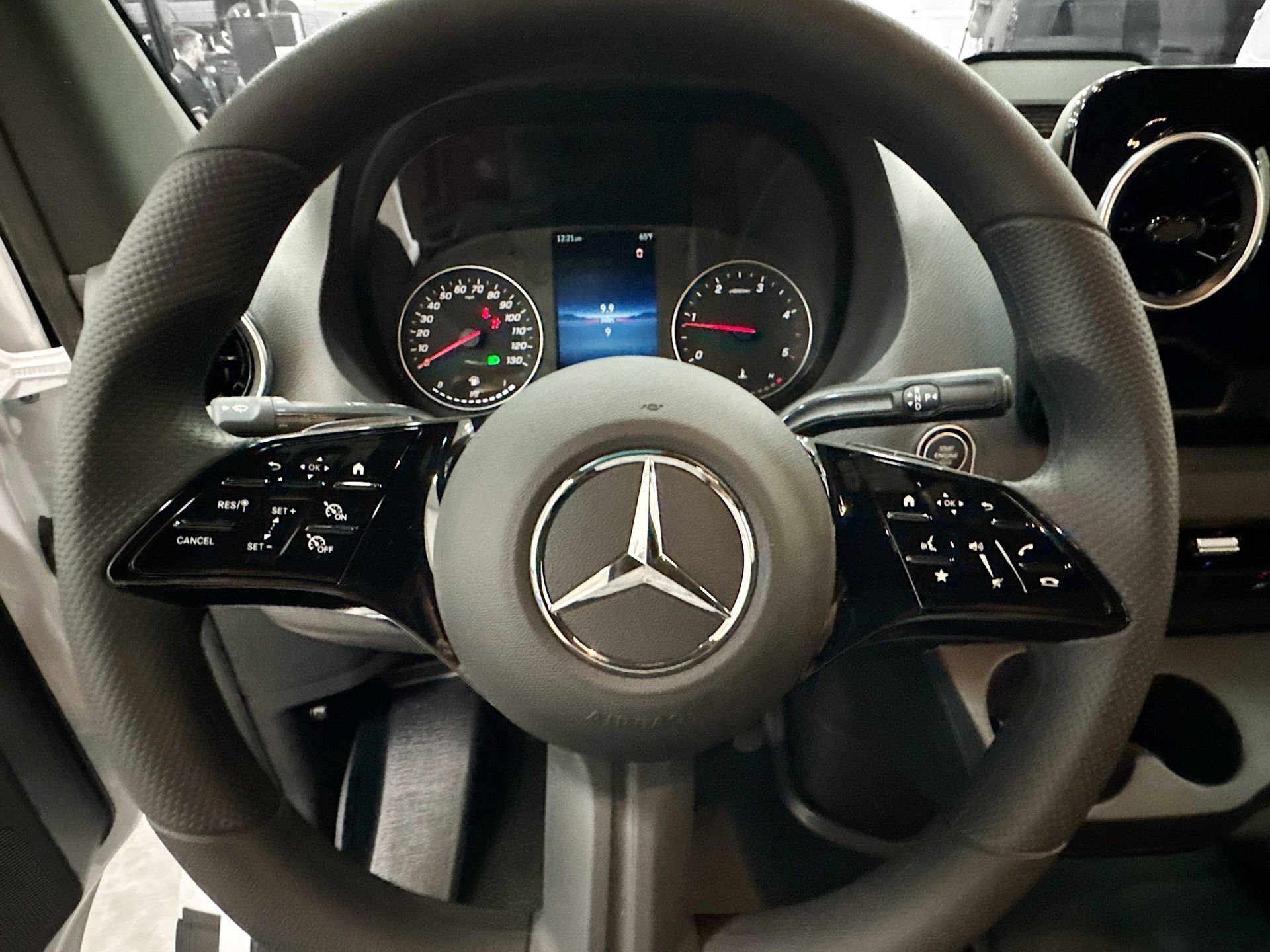 Used 2025 Mercedes-Benz Sprinter 2500 image 12