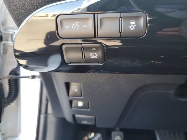 Used 2022 Toyota Prius Prime XLE FWD image 22