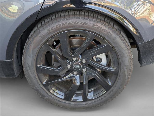 Used 2025 Land Rover Discovery Dynamic SE image 20