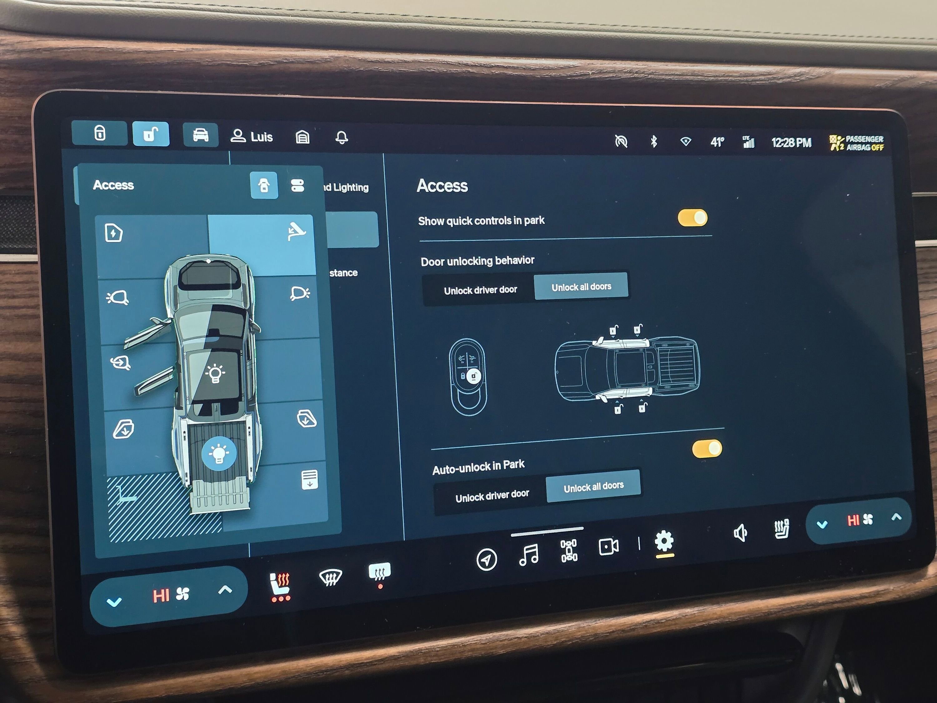 Used 2022 Rivian R1T Adventure image 15