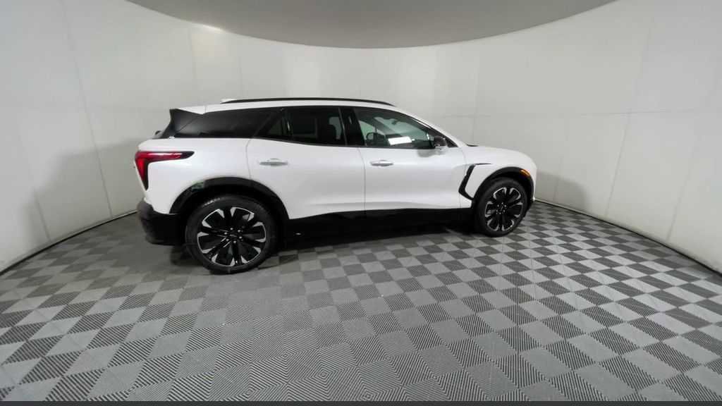 New 2025 Chevrolet Blazer EV RS RWD image 19