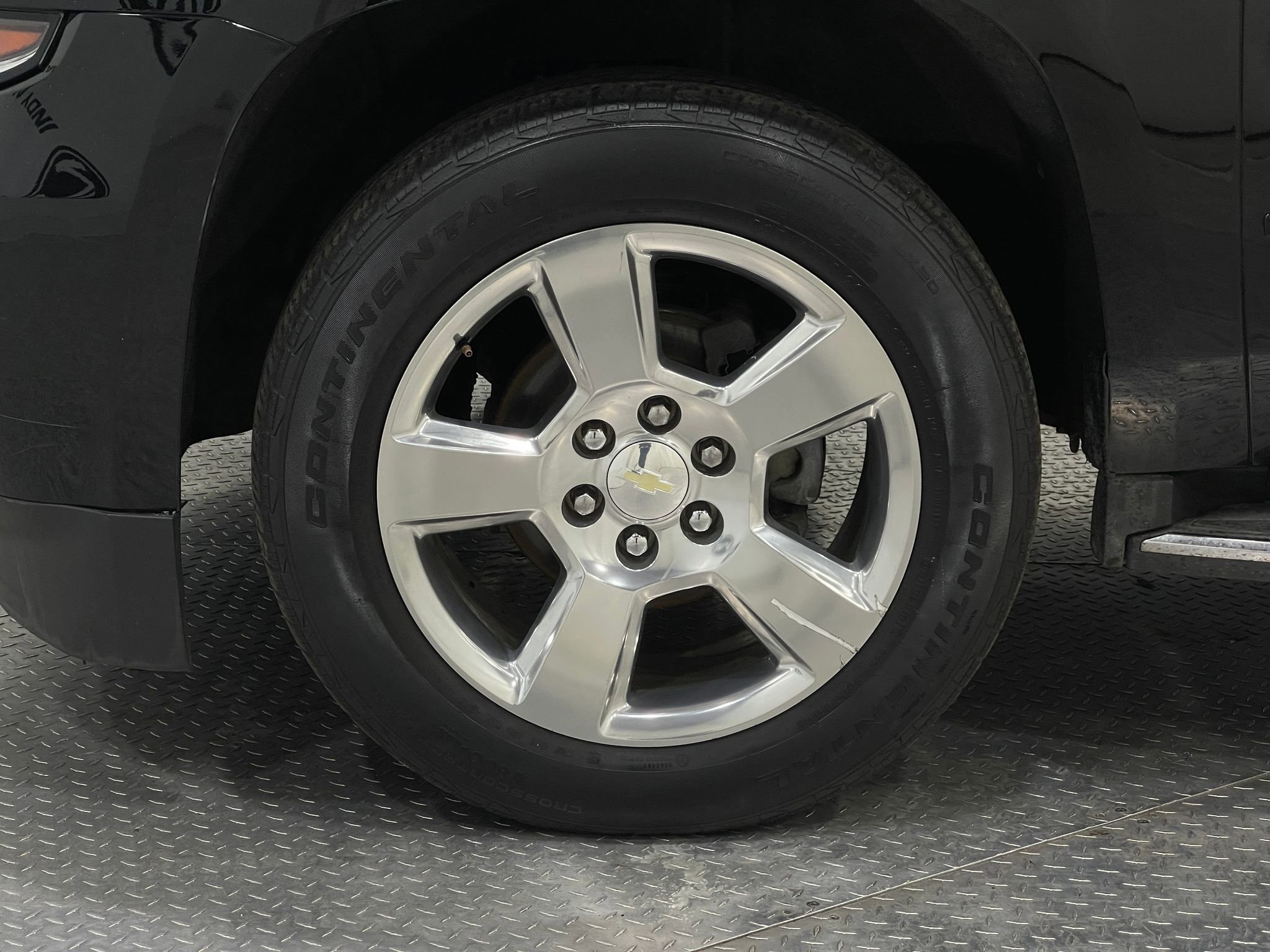 Used 2018 Chevrolet Suburban Premier image 36