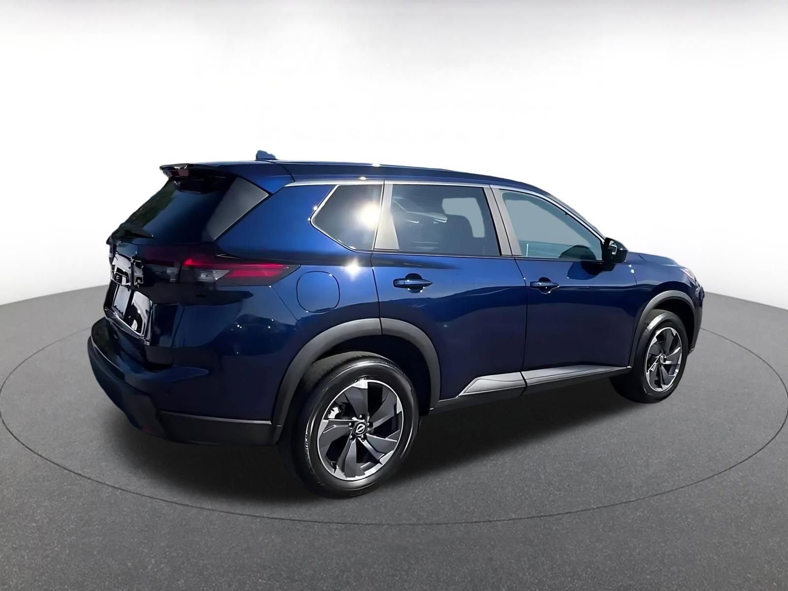 Used 2025 Nissan Rogue SV image 14