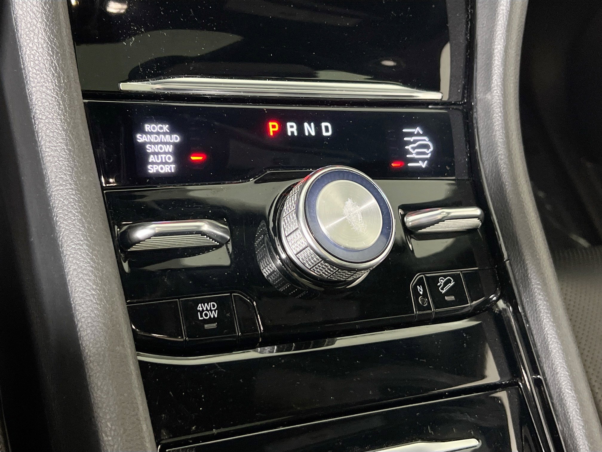 Used 2022 Jeep Grand Cherokee Overland w/ Adv Protech Group III image 17