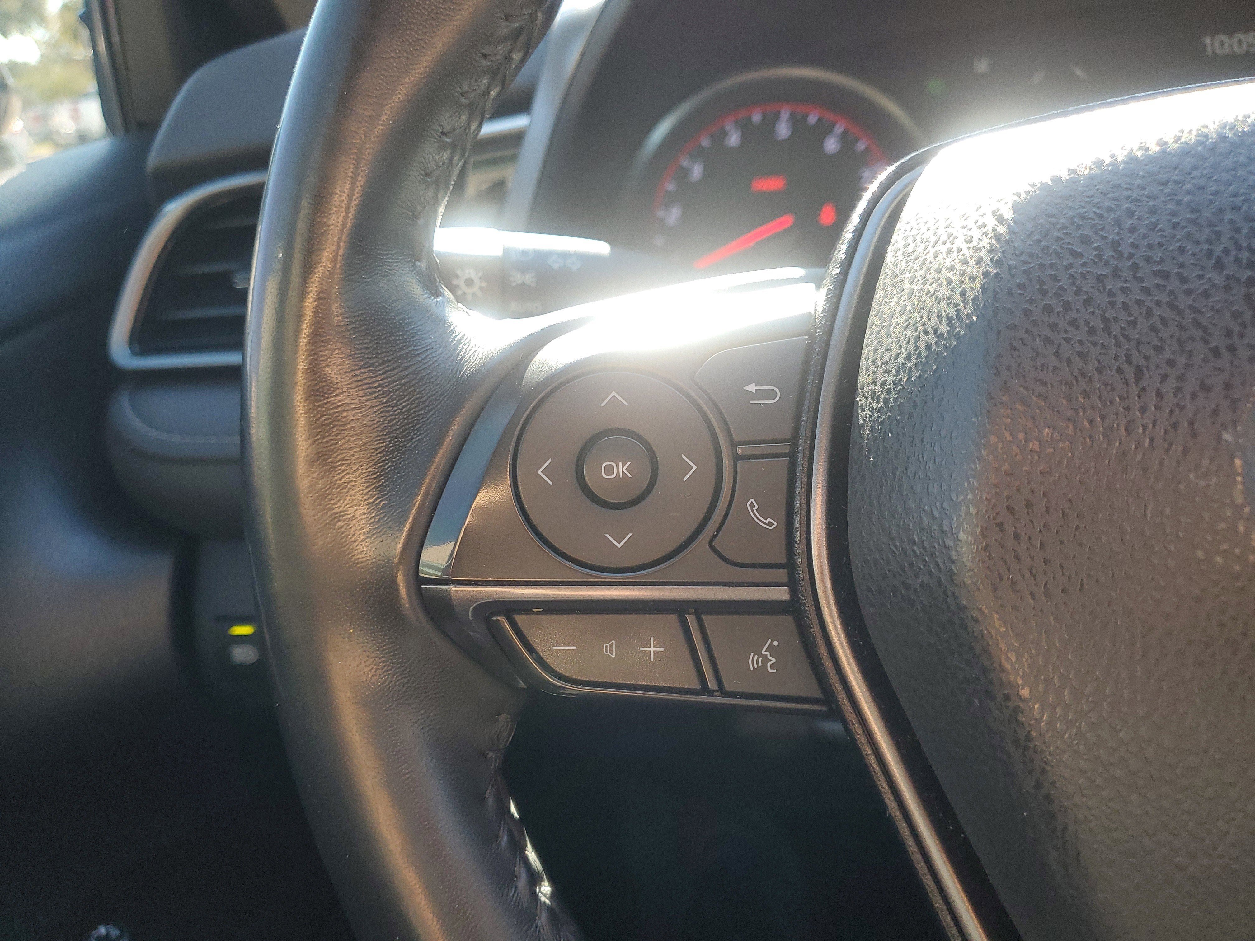 Used 2022 Toyota Camry XSE image 22