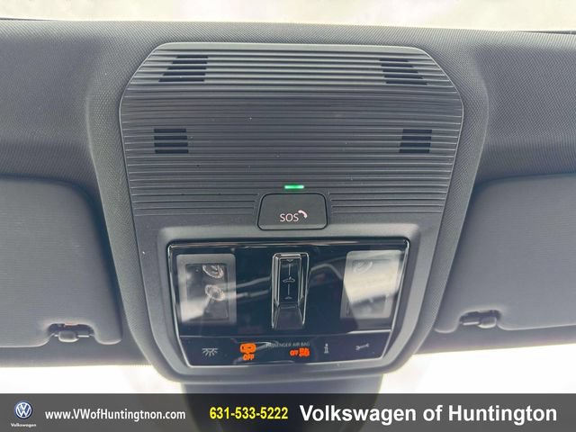 Certified 2025 Volkswagen GTI Autobahn FWD image 32