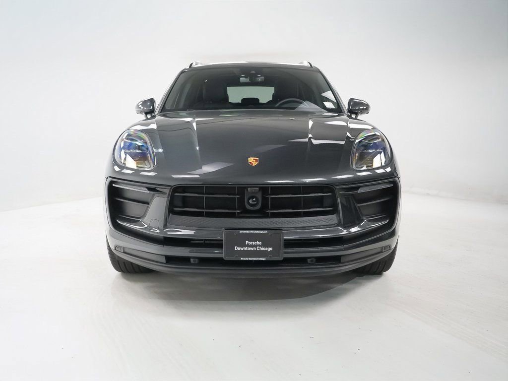 Certified 2025 Porsche Macan image 6