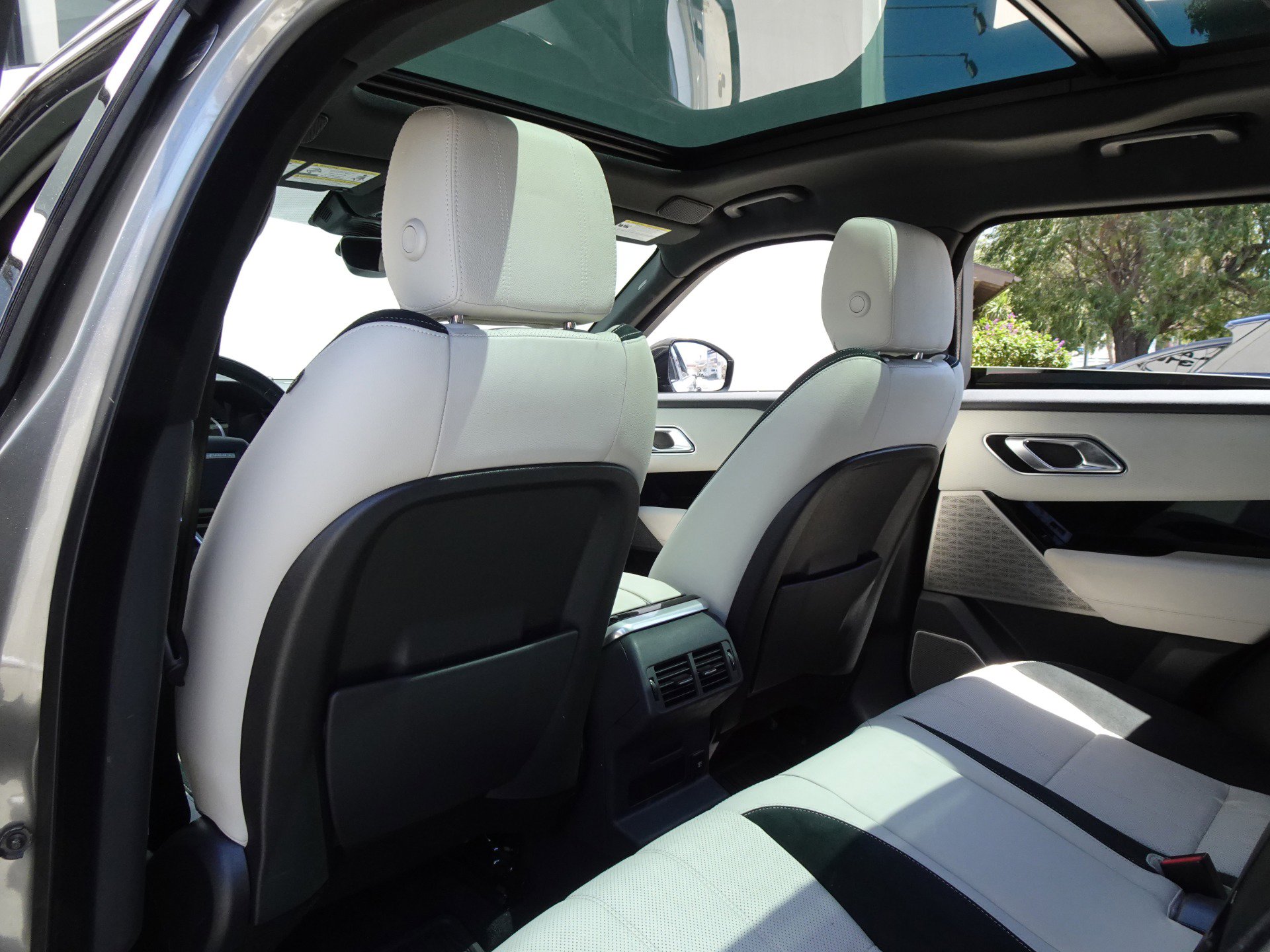 Used 2021 Land Rover Range Rover Velar R-Dynamic S AWD/4WD image 14
