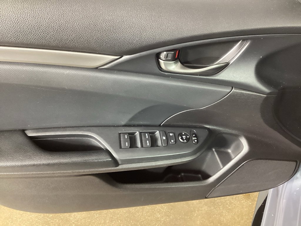 Used 2020 Honda Civic Sport image 11
