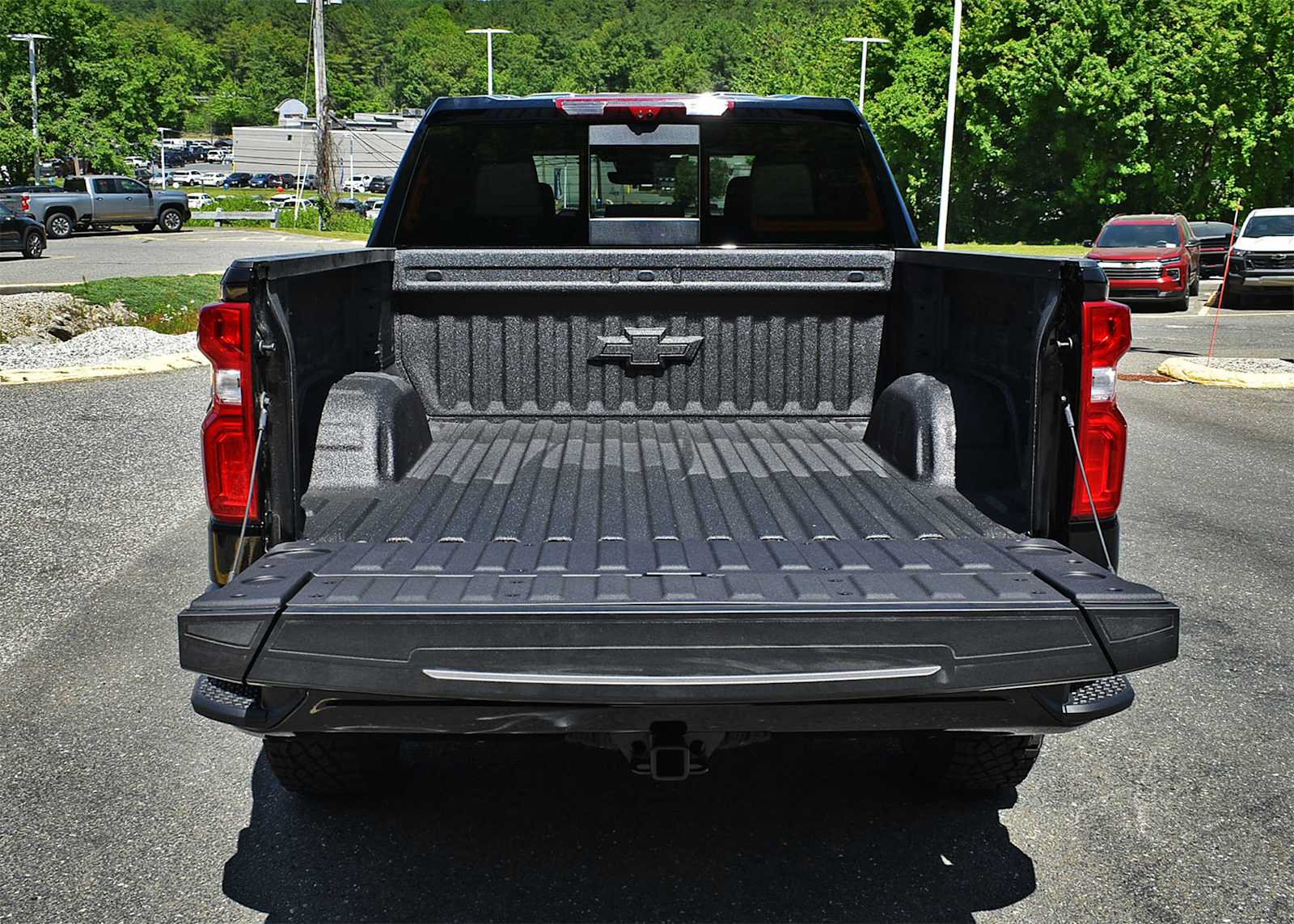New 2026 Chevrolet Silverado 1500 ZR2 w/ LPO, Dark Essentials Package AWD/4WD image 9