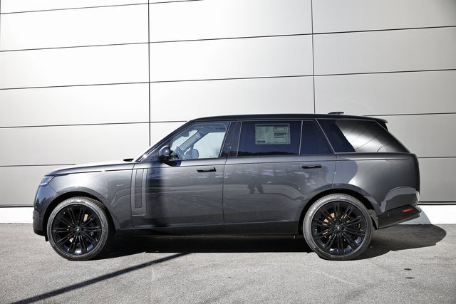 New 2025 Land Rover Range Rover Long Wheelbase SE image 4