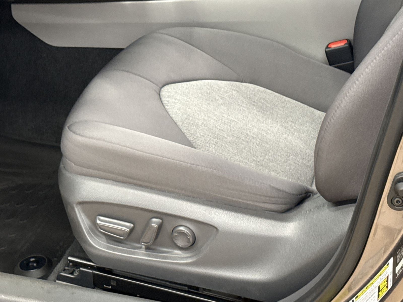 Used 2021 Toyota Camry LE FWD image 15