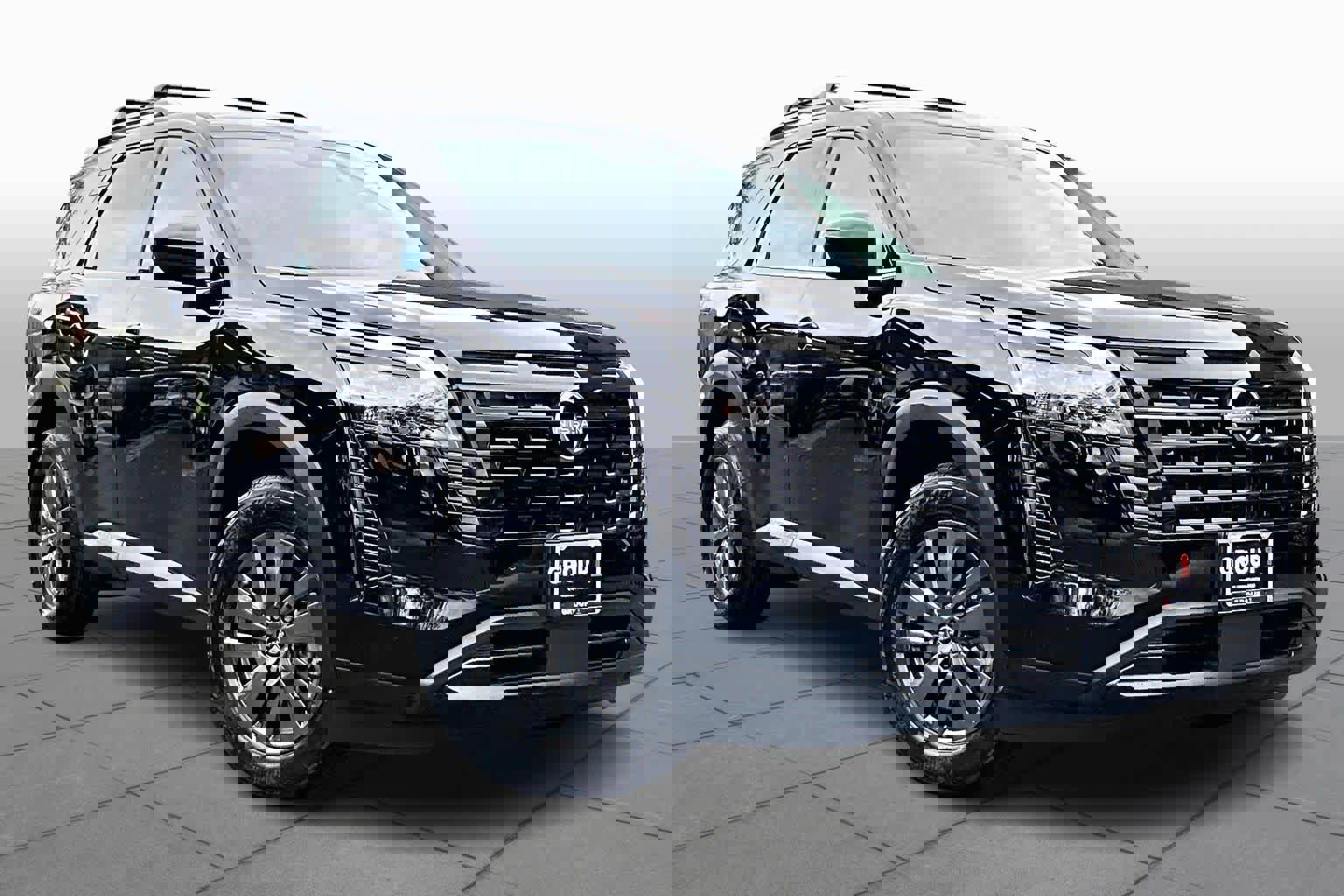 New 2026 Nissan Pathfinder SV image 2