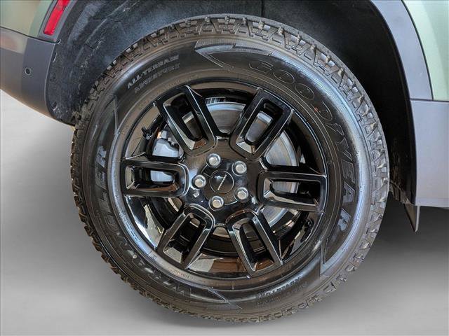 New 2026 Land Rover Defender 110 S AWD/4WD image 10
