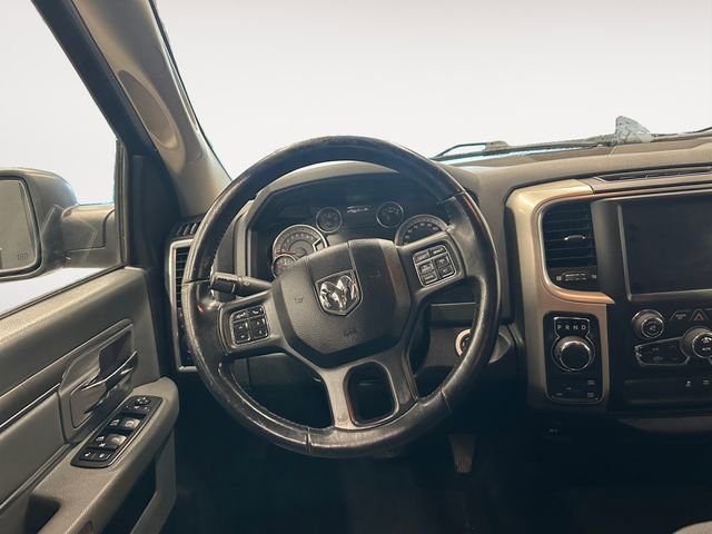 Used 2019 RAM 1500 Classic SLT w/ Luxury Group image 12