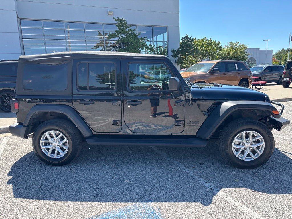 Used 2023 Jeep Wrangler Unlimited Sport AWD/4WD image 13