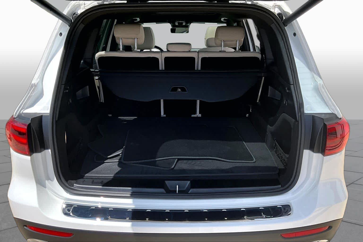 Used 2025 Mercedes-Benz GLB 250 image 37