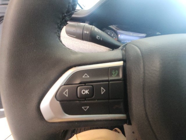 Used 2023 Jeep Compass Latitude w/ Sun and Sound Group AWD/4WD image 24