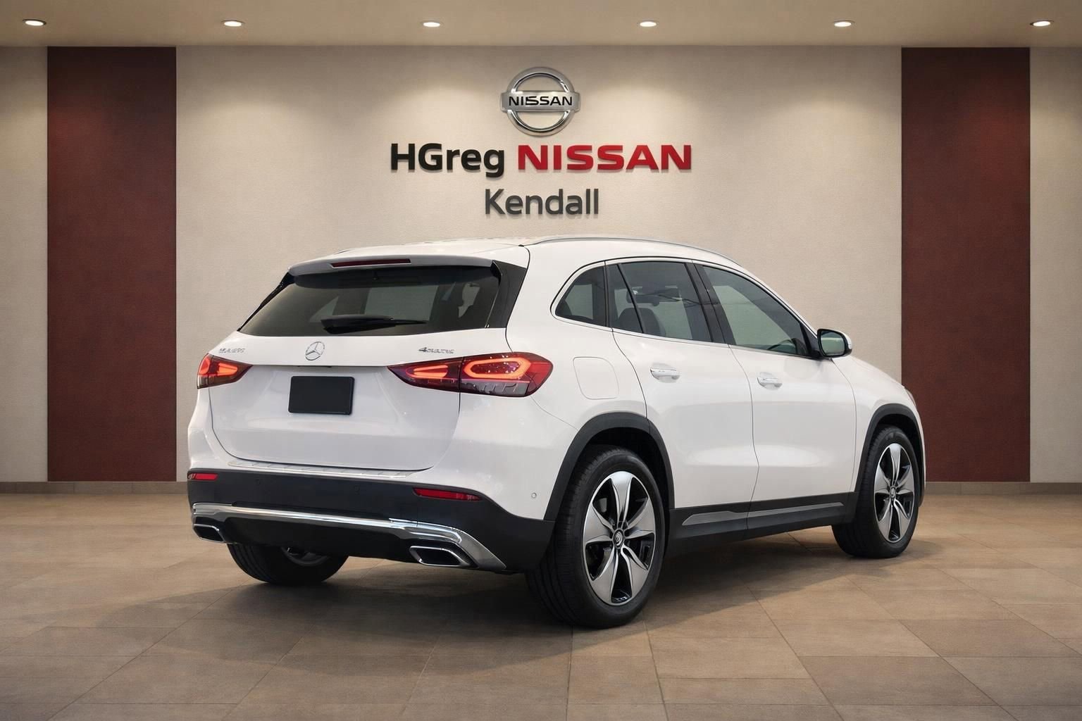 Used 2025 Mercedes-Benz GLA 250 4MATIC image 4