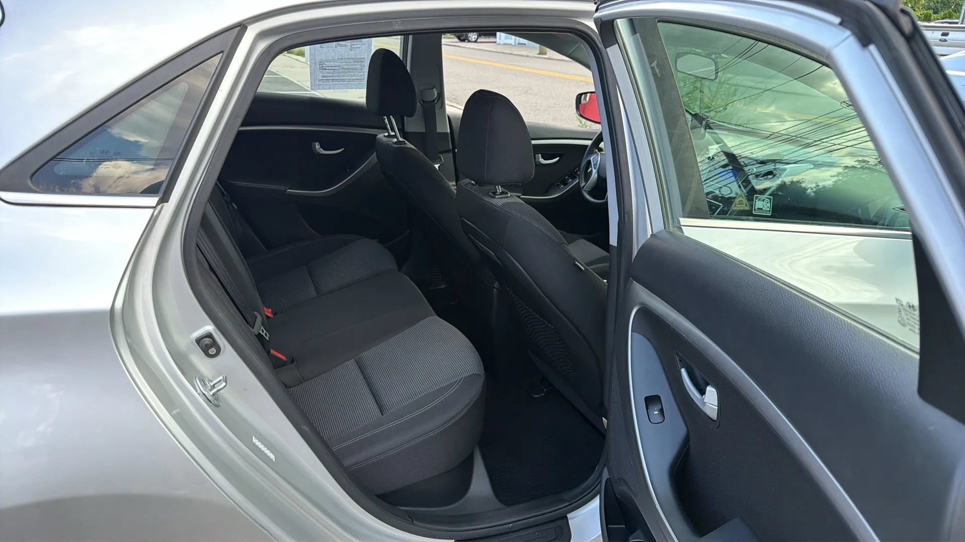 Used 2017 Hyundai Elantra GT FWD image 26