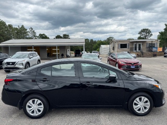 Used 2024 Nissan Versa S w/ Trunk Package FWD image 4