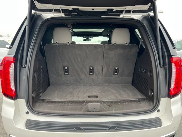 Used 2021 GMC Yukon SLT w/ SLT Luxury Plus Package image 9