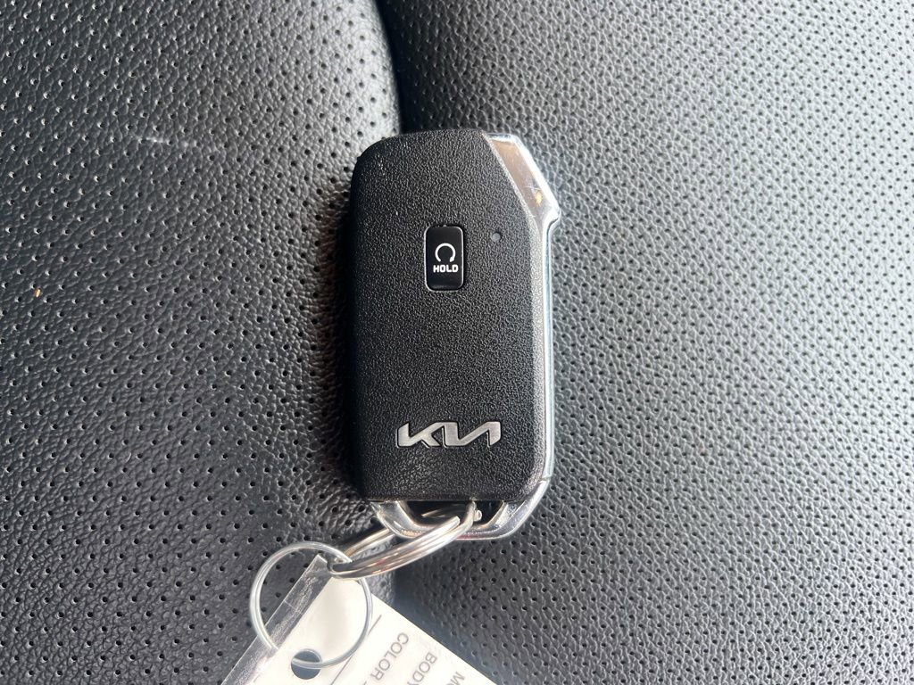 Certified 2024 Kia Sportage EX AWD/4WD image 25