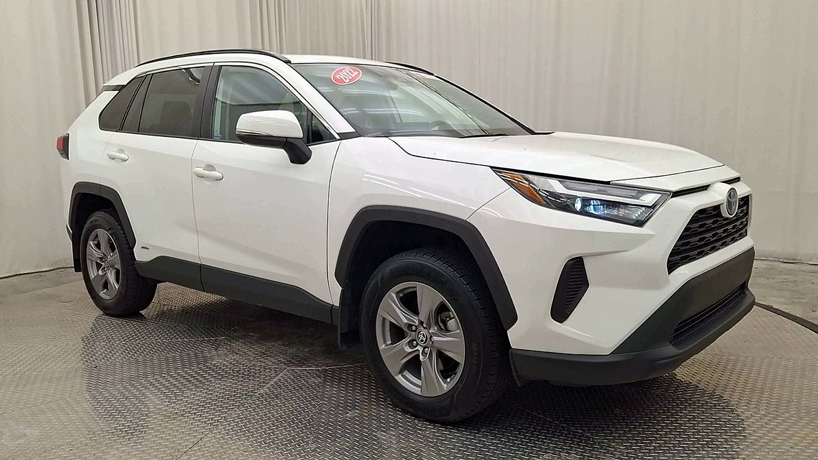 Certified 2022 Toyota RAV4 XLE w/ Convenience Package AWD/4WD image 9