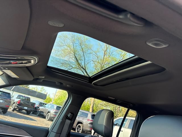 New 2026 Jeep Grand Cherokee Altitude AWD/4WD image 13
