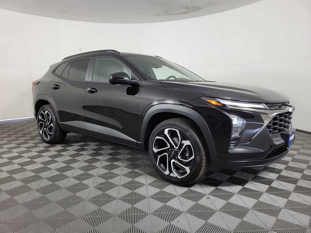 New 2026 Chevrolet Trax RS w/ Sunroof Package image 2