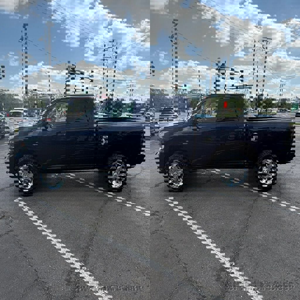 Used 2016 RAM 1500 Express w/ Popular Equipment Group image 9