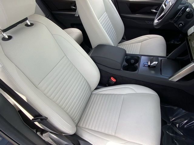 Used 2025 Land Rover Discovery Sport S image 10