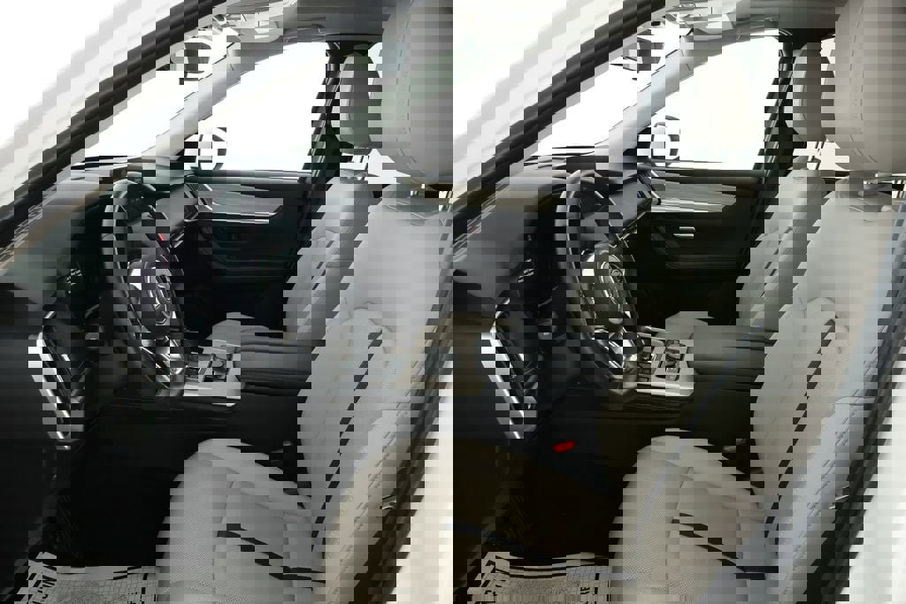 Used 2025 MAZDA CX-90 Plug-In Hybrid w/ Preferred image 18