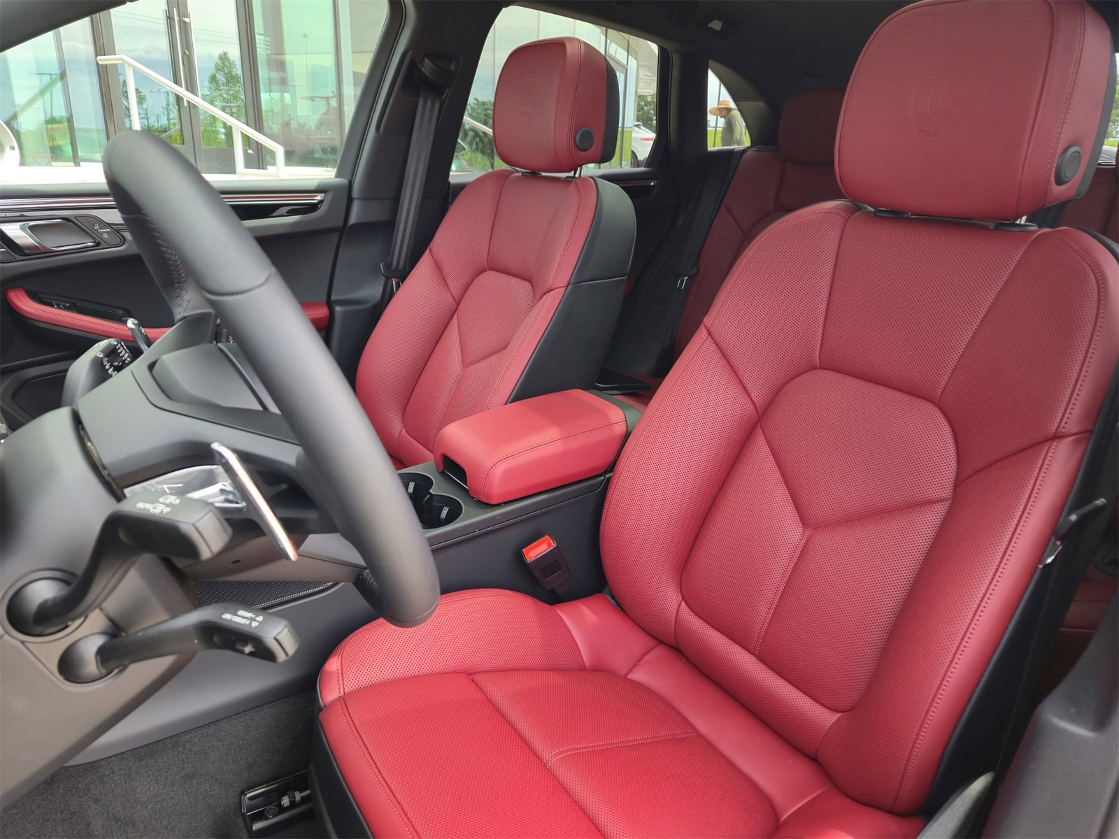 New 2025 Porsche Macan image 5