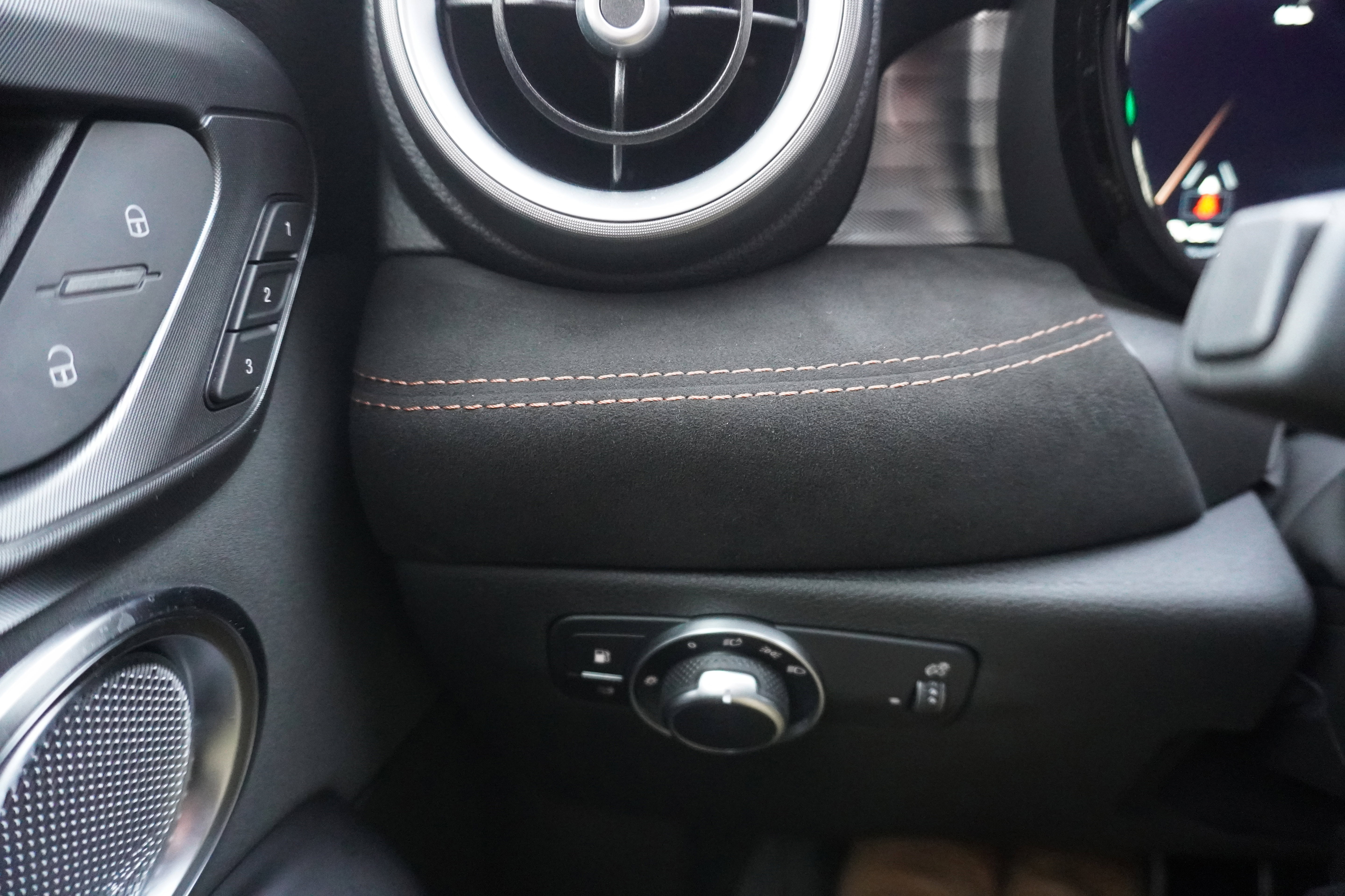 New 2025 Alfa Romeo Tonale AWD/4WD image 18