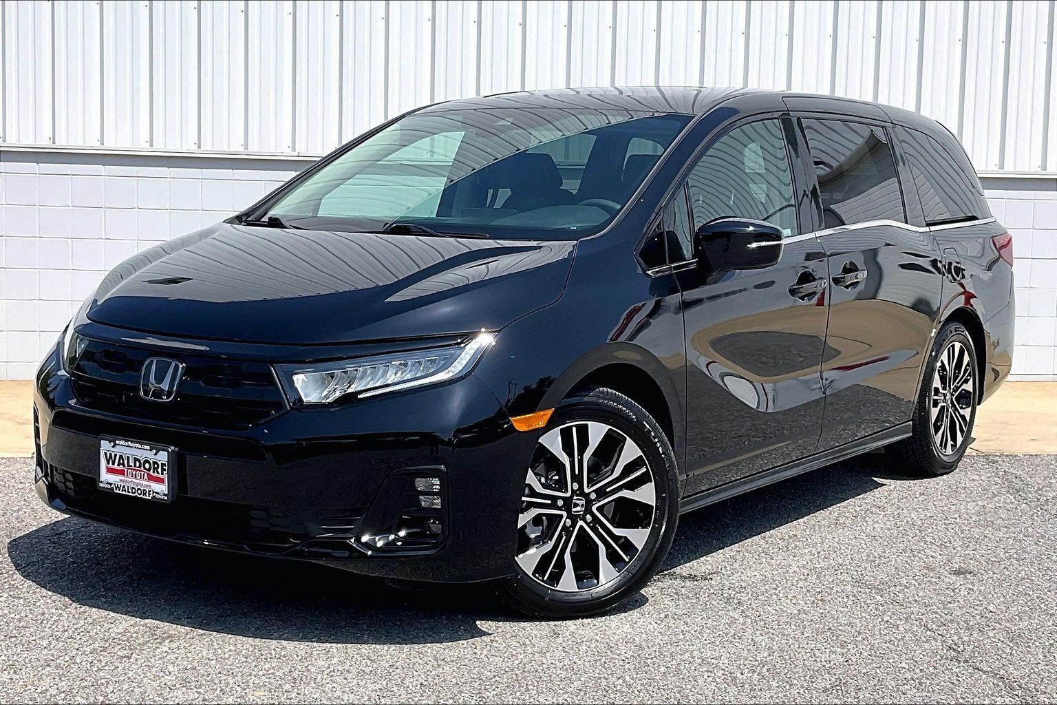 Used 2026 Honda Odyssey Elite image 2