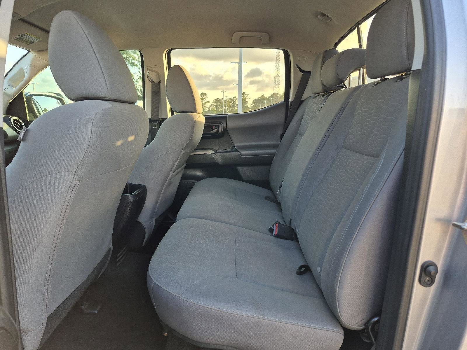 Used 2019 Toyota Tacoma SR5 RWD image 8
