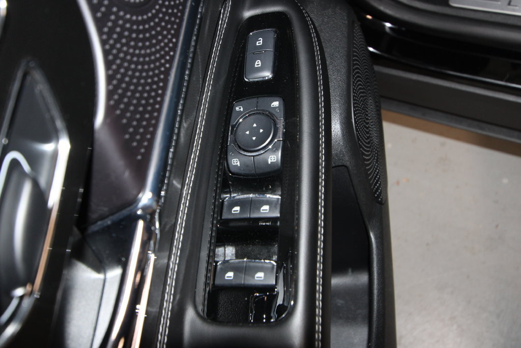 Used 2024 Lincoln Corsair AWD w/ Equipment Group 101A image 6