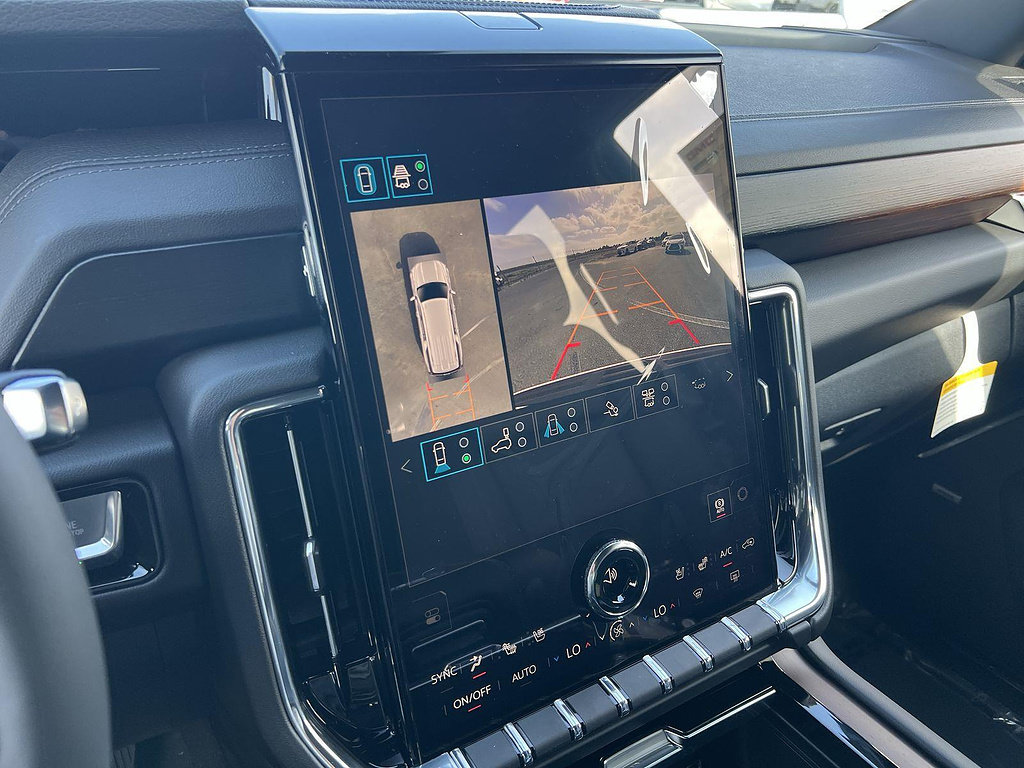 New 2026 GMC Yukon XL Denali w/ Denali Reserve Package RWD image 19